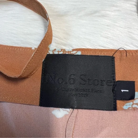 No. 6 100% silk tank with floral pattern size small - Picture 4 of 7